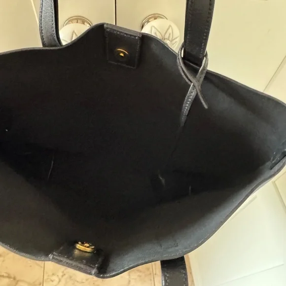 AUTHENTIC SAINT  LAURENT TOY TOTE/ BLACK LIKE NEW - Picture 7 of 8